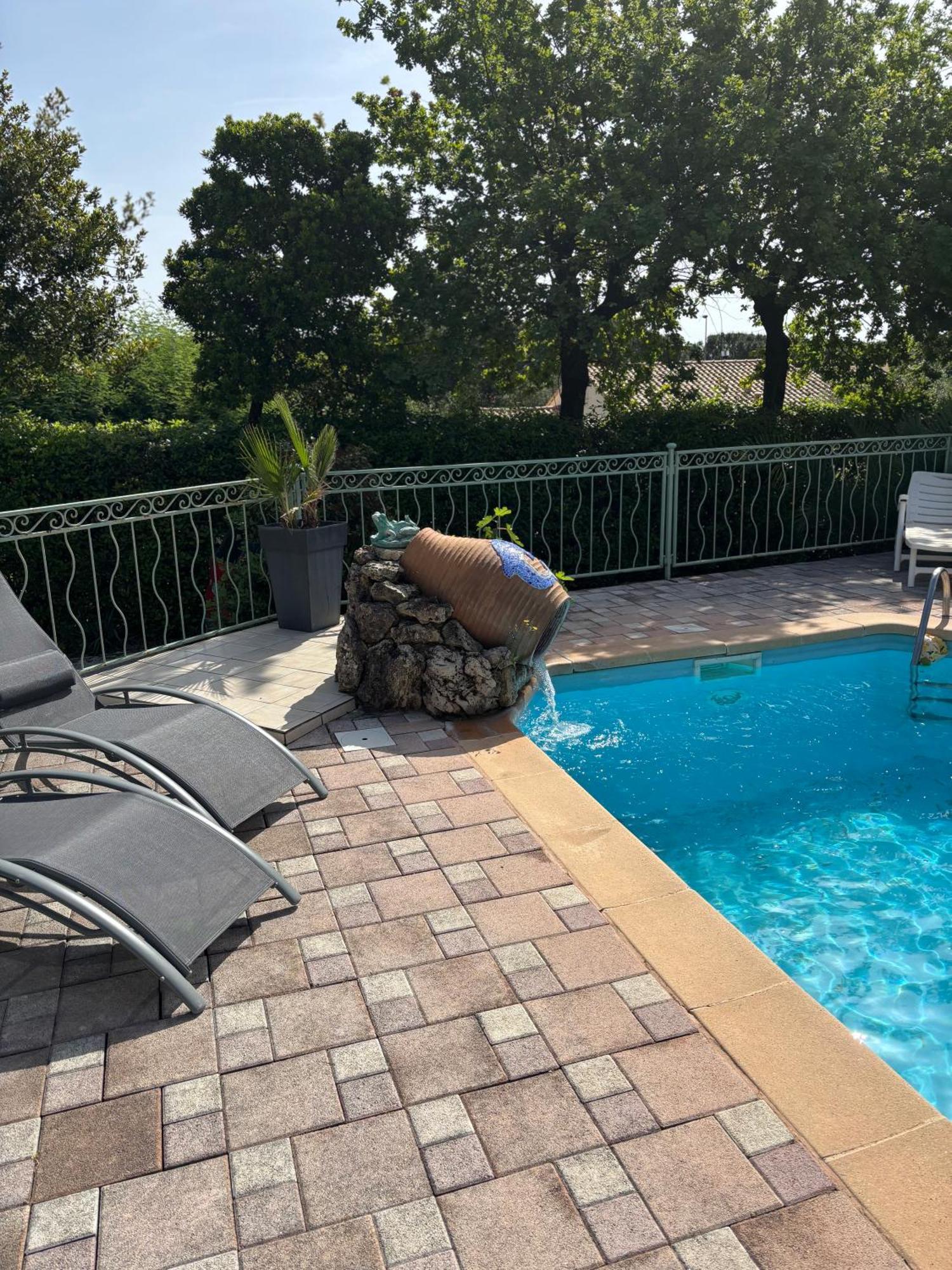 La Cigaliere 1 Charmant T1 Bis Avec Terrasse Dans Villa Sollies-Ville Extérieur photo